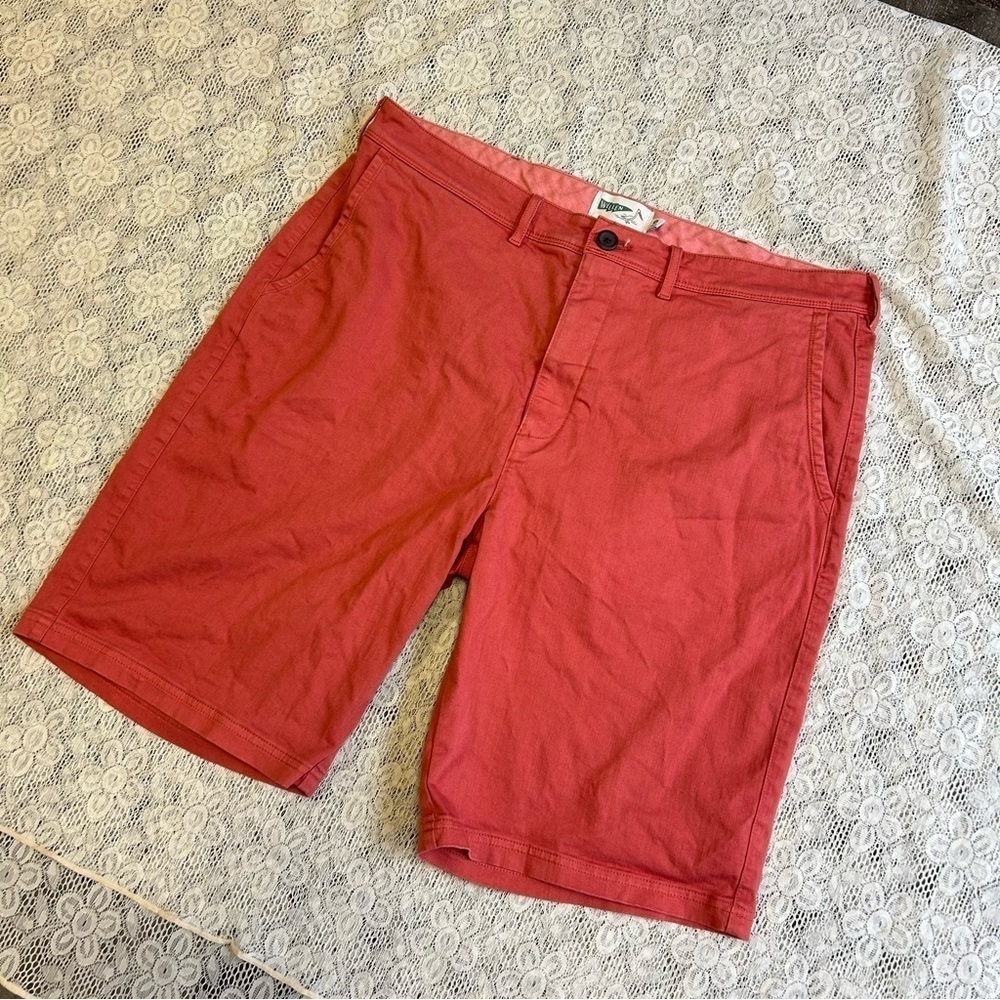 Wellen salmon cotton stretch shorts. Flat front. Size 38 Huckberry